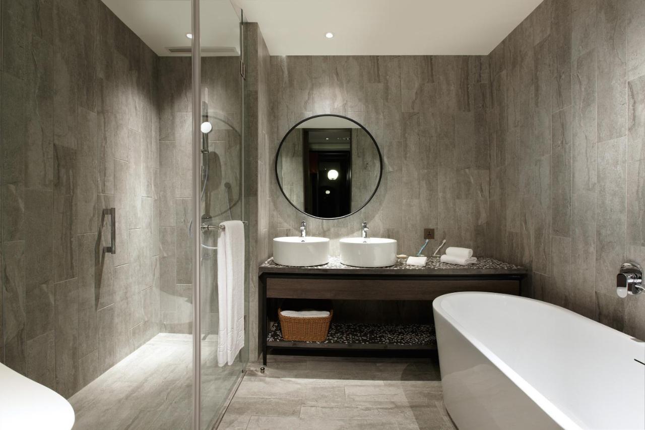 ホテル Cozzi ブルー 中レキ市 エクステリア 写真 Bathroom
