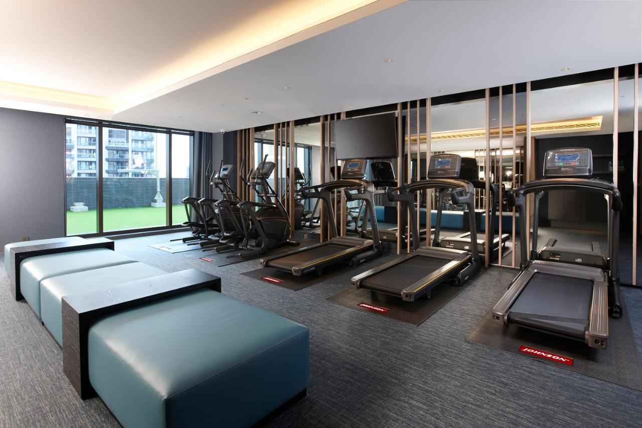 ホテル Cozzi ブルー 中レキ市 エクステリア 写真 The gym at the hotel